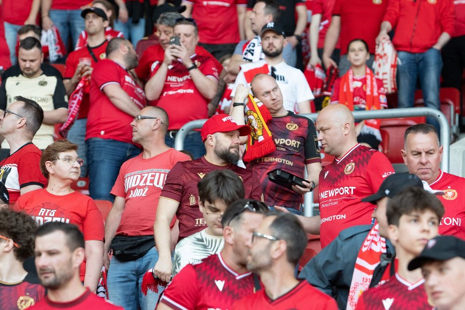 Kibice na meczu Widzewa Łódź z Piastem Gliwice