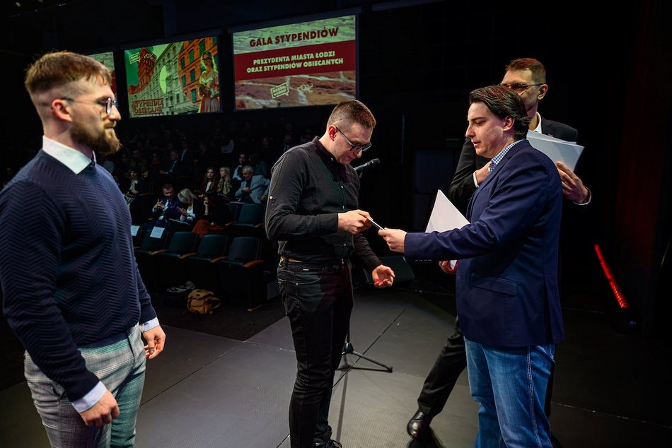 Łódź. Młodzi w Łodzi 2025. Stypendia dla najzdolniejszych rozdane