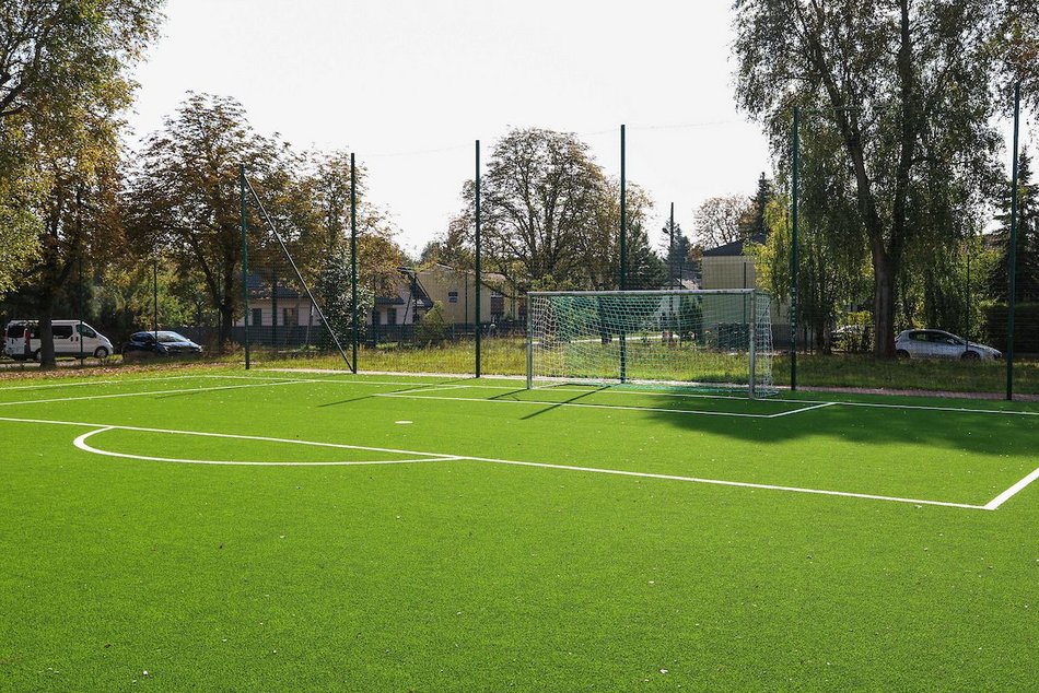 Łódź. Orlik przy Szkole Podstawowej nr 143 w Łodzi wyremontowany