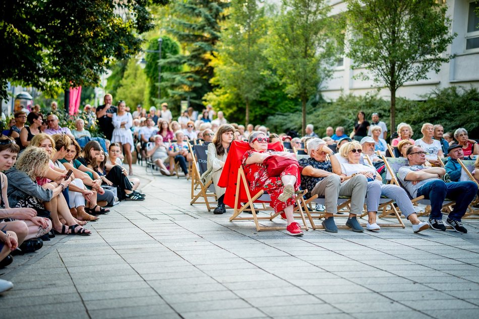 Łódź. Jazzowe Wtorki w Łodzi. Youth Jazz Band wystąpił w Pasażu Róży