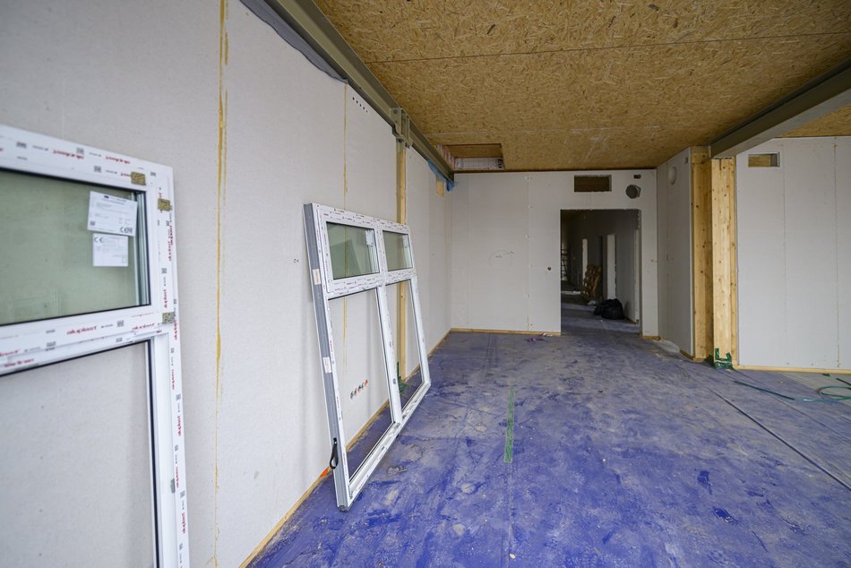 Łódź. Szkoła Podstawowa nr 169 na Złotnie w Łodzi w trakcie przebudowy. Imponujące tempo prac