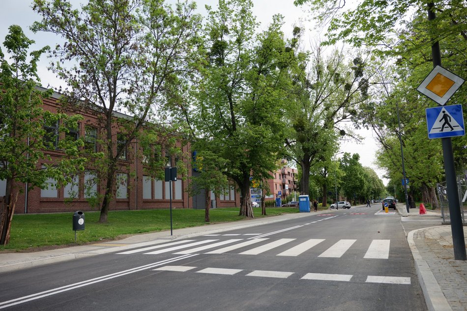 Łódź. Remont Tymienieckiego w Łodzi zakończony! Nowa nawierzchnia, parkingi i powrót MPK Łódź