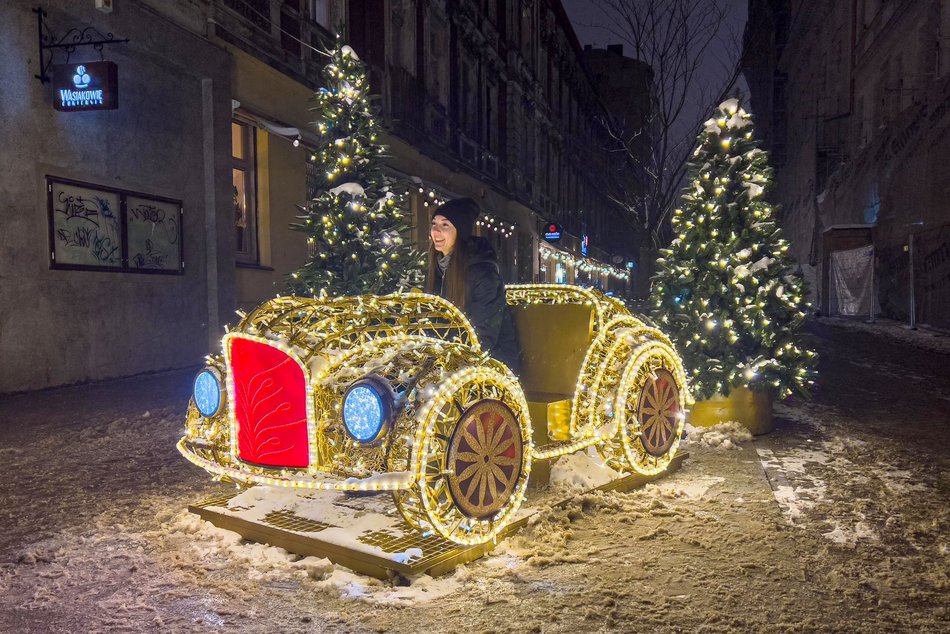 [Translate to Ukraiński:] Bożonarodzeniowa Piotrkowska w śnieżnej odsłonie