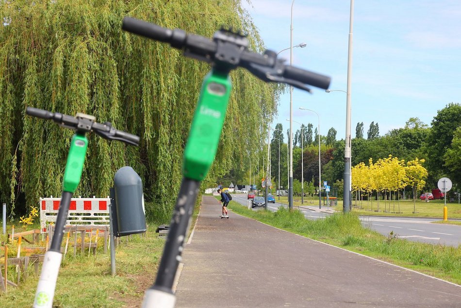 Łódź. Nowa droga rowerowa na Retkini w Łodzi. Trasa jest już otwarta dla rowerzystów
