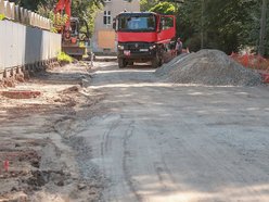 Łódź. Remont Organizacji WiN w Łodzi. Po pierwszych rozbiórkach czas na prace brukarskie