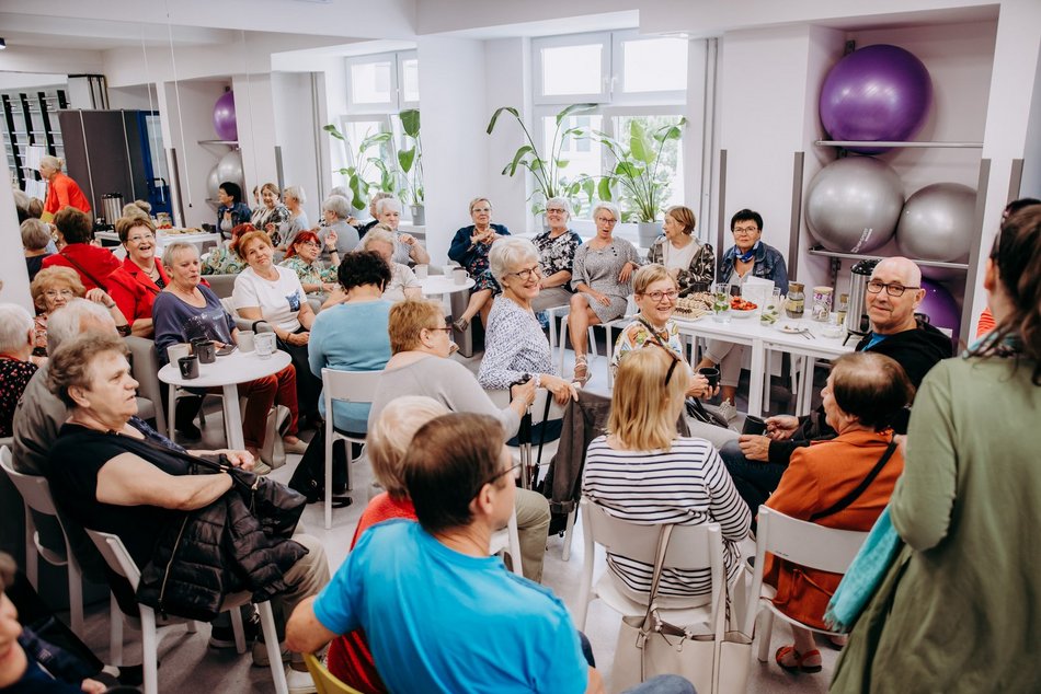 Wernisaż prac łódzkich seniorów w Centrum Zdrowego i Aktywnego Seniora przy ul. Nastrojowej 10