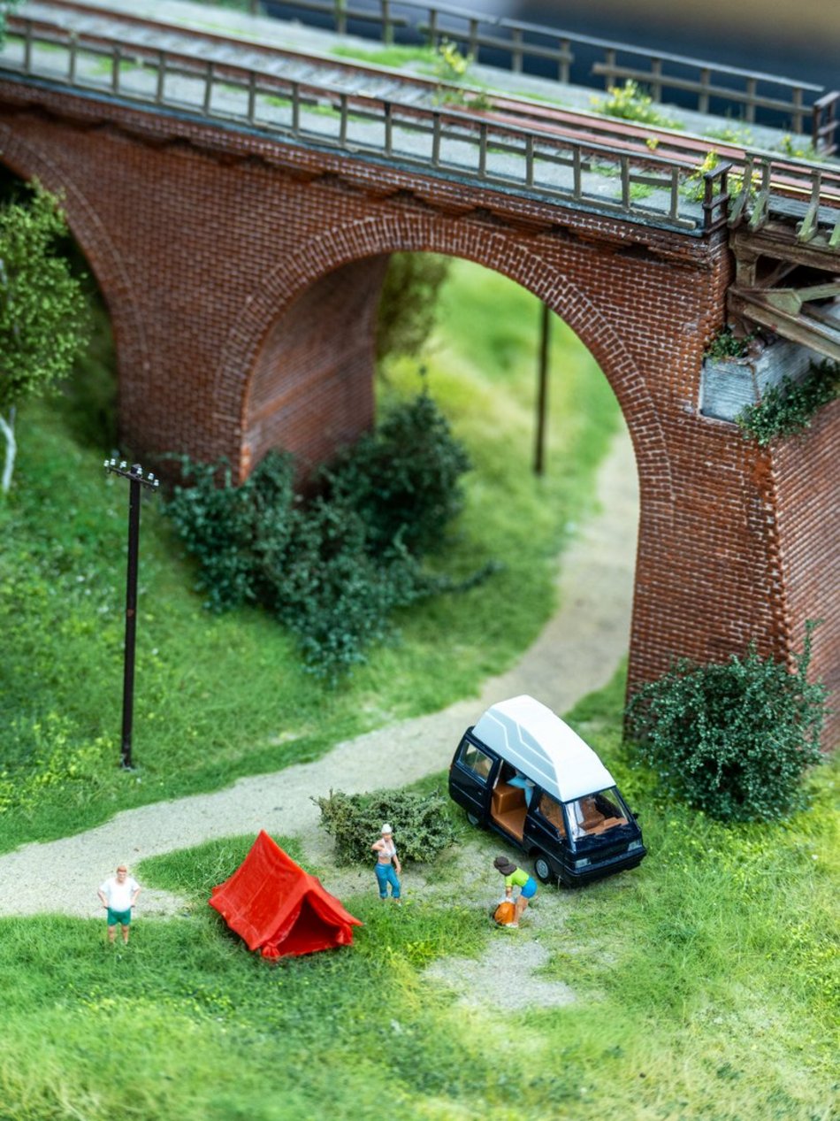 Wystawa makiet klejowych na dworcu Łódź Fabryczna