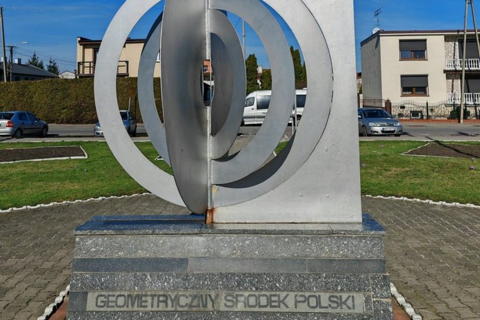 Geometryczny środek Polski - pomnik 