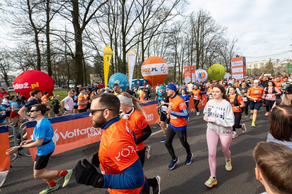 Łódź. DOZ Maraton Łódź 2026. Brałeś udział w biegu na 10 km? Znajdź się na zdjęciach!