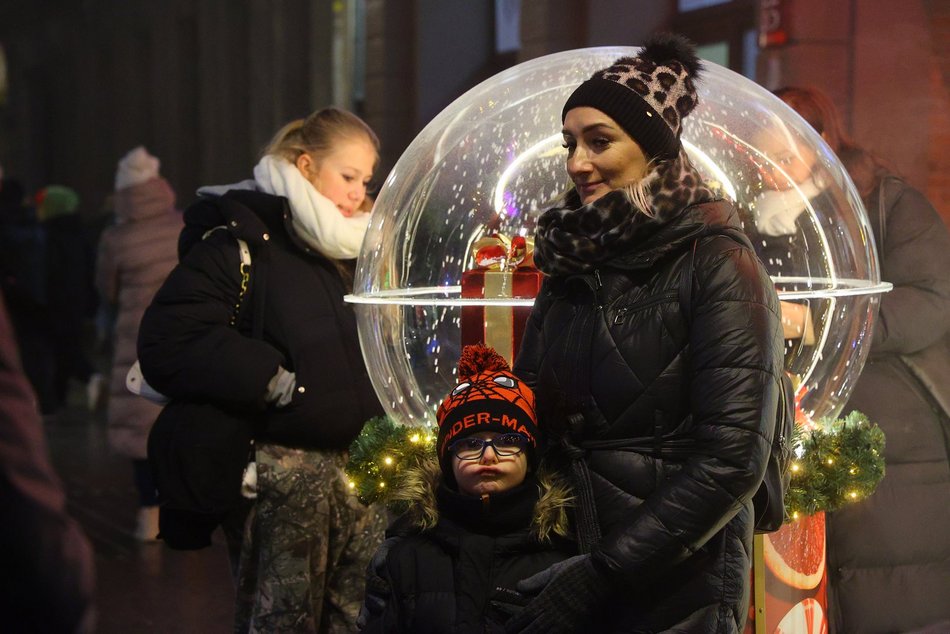Tłumy na otwarciu Jarmarku Bożonarodzeniowego w Łodzi. Byłeś/aś? Znajdź się na zdjęciach!