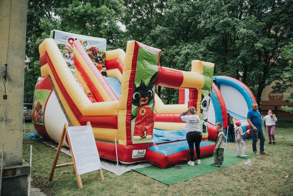 Łódź. „Czwartki na wesoło" z MOPS Łódź. Gry, zabawy, warsztaty, dmuchańce i przekąski