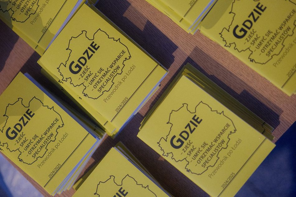 Łódź. Namiot Pełen Wsparcia w pasażu Schillera w Łodzi. Specjaliści pomogą potrzebującym