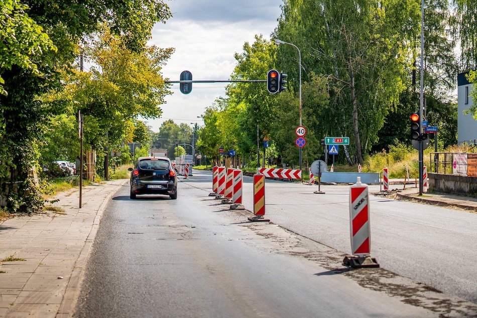Remont Brzezińskiej w Łodzi. Jak idą prace na drodze do Nowosolnej?