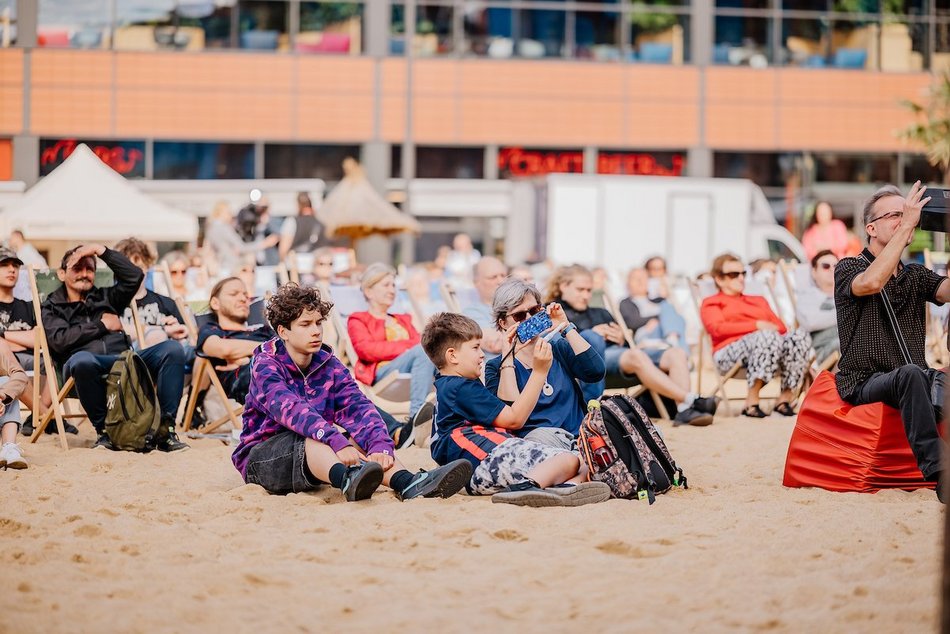 Łódź. Sławosz Uznański-Wiśniewski w kosmosie! Łodzianie oglądali start na Astropikniku w Manufakturze