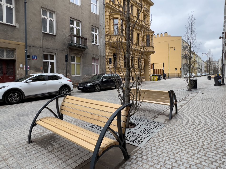 Ponad 400 nowych ławek w Łodzi w 2023 roku.