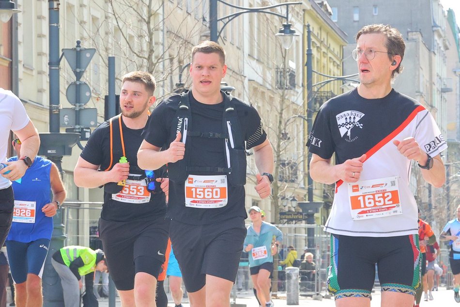 Łódź. DOZ Maraton Łódź 2026. Brałeś udział w biegu? Odszukaj się w galerii i zapisz na pamiątkę!