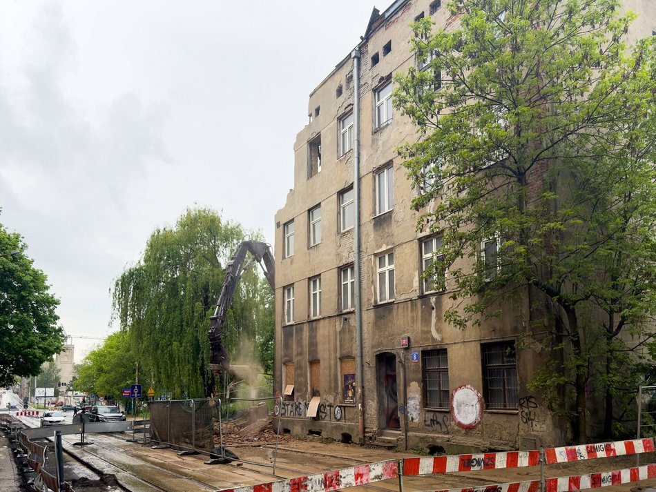 Łódź. Remont Franciszkańskiej w Łodzi. Wyburzają kamienicę, by poszerzyć ulicę!