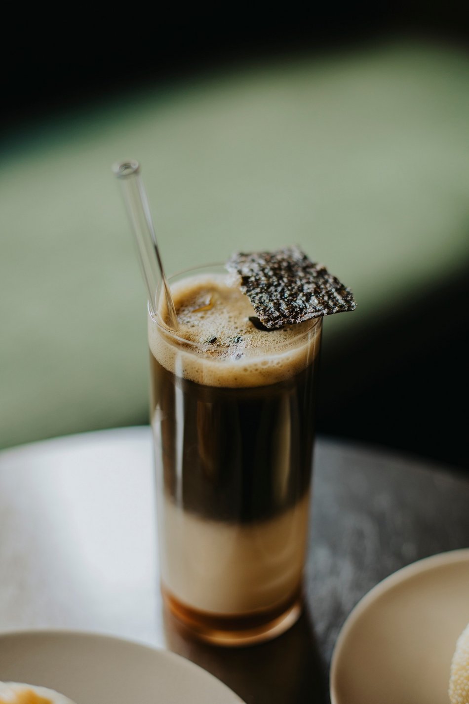 Łódź. Czy hōjicha zastąpi matchę? Sprawdź, czym jest i gdzie wypić ją w Łodzi!