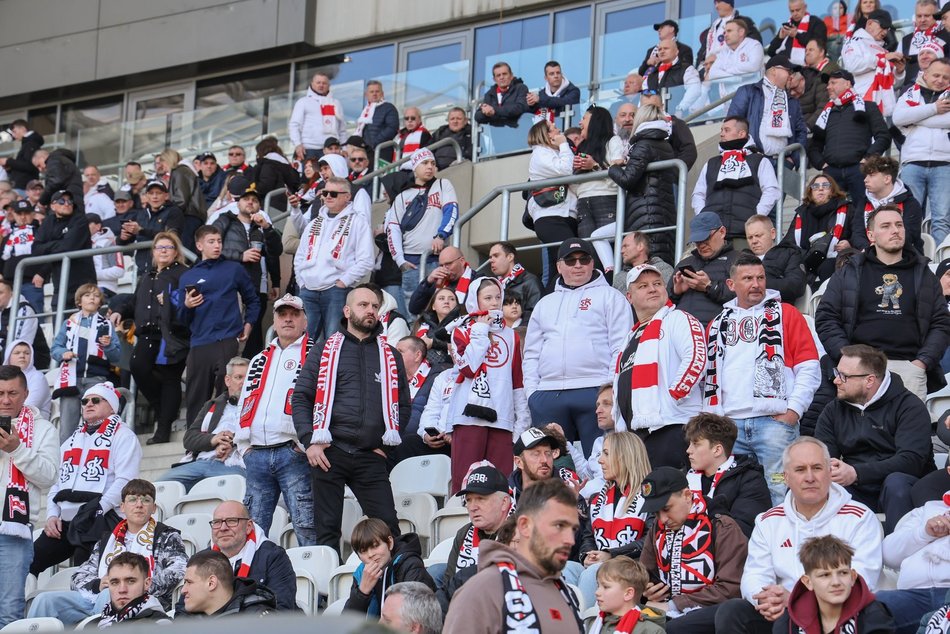 Łódź. Kibice na meczu ŁKS Łódź z Ruchem Chorzów. Byłeś/aś? Znajdź się w galerii!