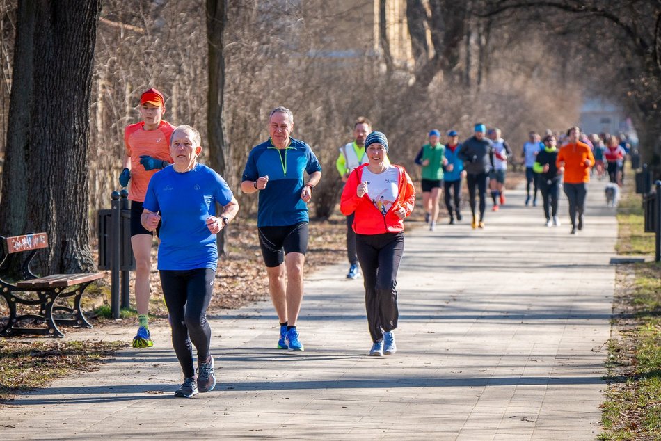 Łódź. Parkrun w Parku Poniatowskiego w Łodzi. Brałeś udział w biegu? Znajdź się na zdjęciach!