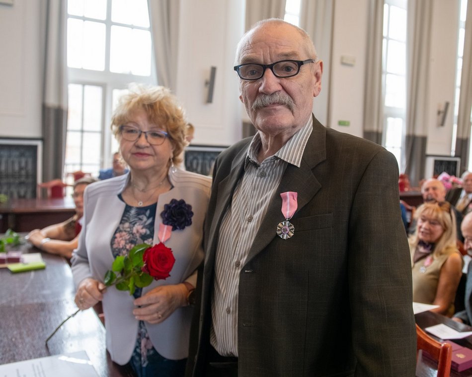 Łódź. Medale za długoletnie pożycia małżeńskie. Rekordziści są razem ponad 60 lat!