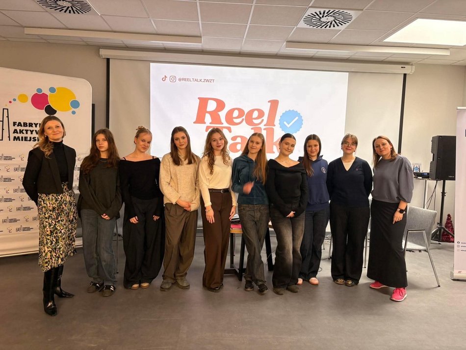 Łódź. Projekt Reel Talk. Uczennice liceów w Łodzi uczą, jak świadomie korzystać z mediów społecznościowych