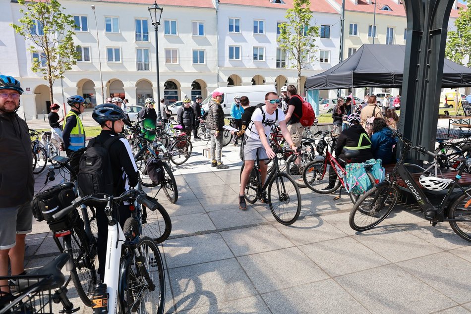 Łódź. Pierwsza wycieczka rowerowa Zielonej Łodzi w 2025 roku. Co za frekwencja!