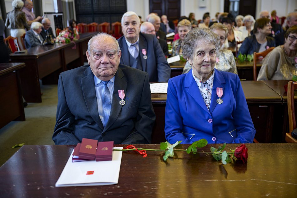 Łódź. Medale za długoletnie pożycie małżeńskie. To się nazywa wielka miłość!