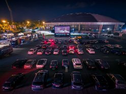 Łódź. Motopolówka przy Atlas Arenie w Łodzi. Dobre kino prosto z samochodu