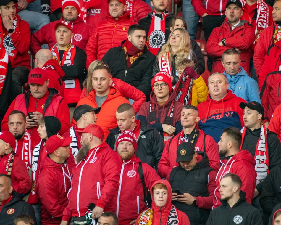 Łódź. Kibice na meczu Widzewa Łódź z Legią Warszawa. Byłeś? Odszukaj się w galerii