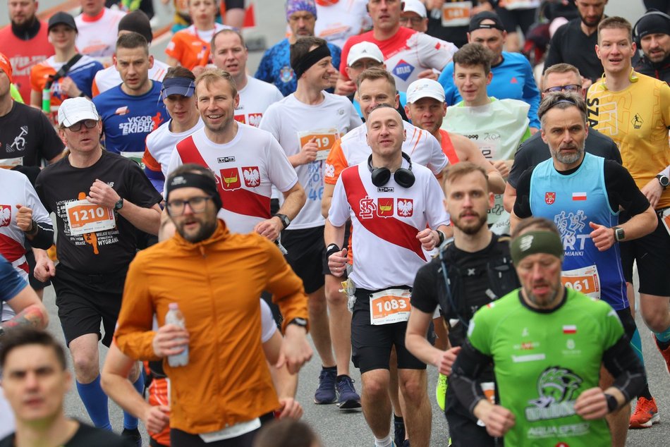 DOZ Maraton 2023. Brałeś udział w biegu? Znajdź się na zdjęciach!
