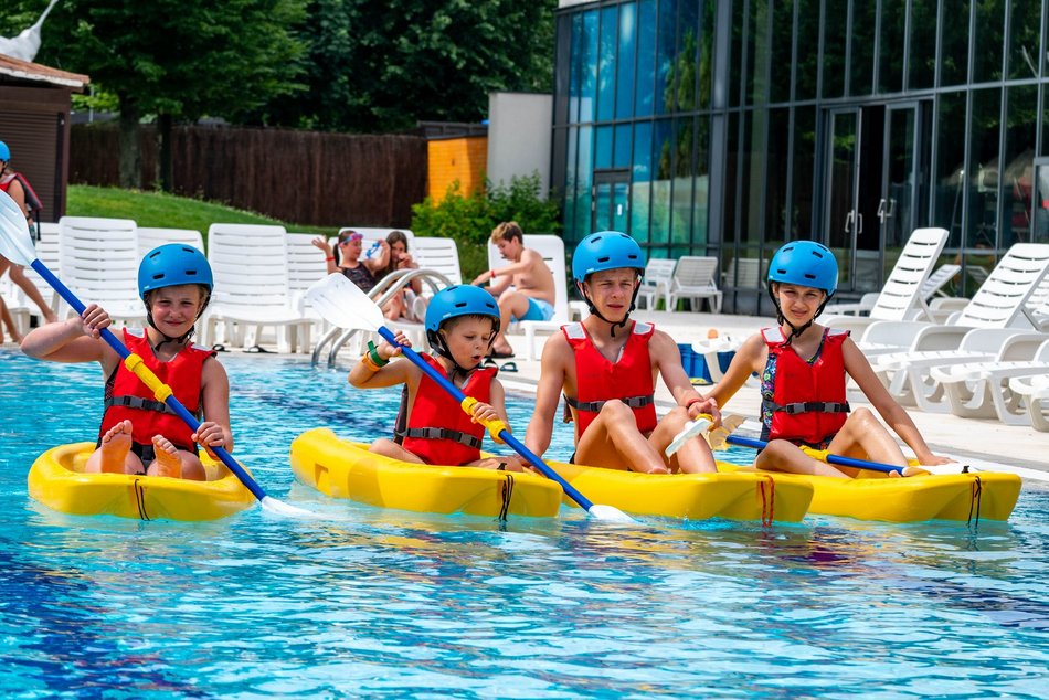 aquapark Fala, kursy wakacyjne, basen, dzieci, półkolonie w Łodzi