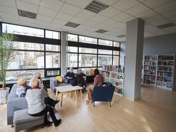 „Podziel się książką z seniorem" i pomóż zapełnić półki! Akcja gandalf.pl i centrów seniora w Łodzi