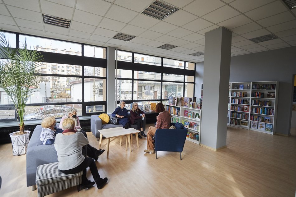 „Podziel się książką z seniorem" i pomóż zapełnić półki! Akcja gandalf.pl i centrów seniora w Łodzi