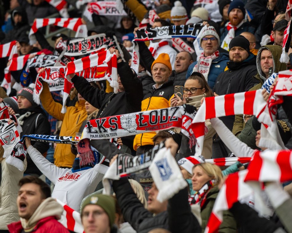 Kibice ŁKS Łódź na meczu z Rakowem Częstochowa