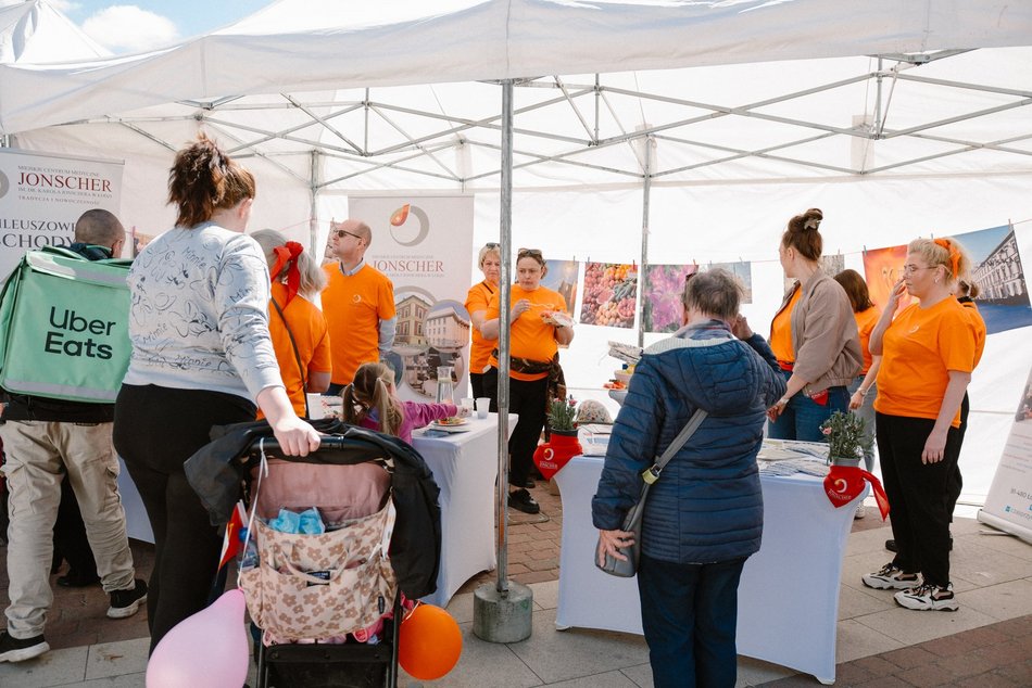 Łódź Miejski Dzień Zdrowia w Manufakturze. Nauka pierwszej pomocy, gry, zabawy, eksperci i więcej