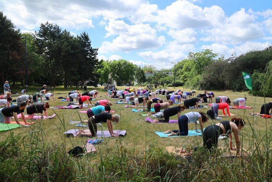 Łódź. Joga i Tai-chi w parkach w Łodzi