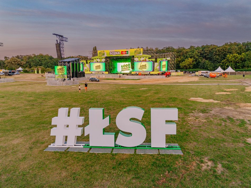 Łódź. Miasteczko festiwalowe gotowe na Łódź Summer Festival 2025. Te zdjęcia mówią wszystko! [ZDJĘCIA]