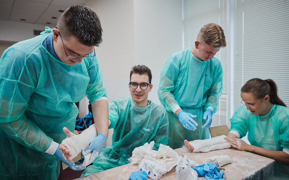 Letnia Szkoła UMED w Łodzi. Trwa obóz naukowy dla uczniów z całej Polski