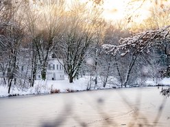 Łódź. Zamarznięty staw