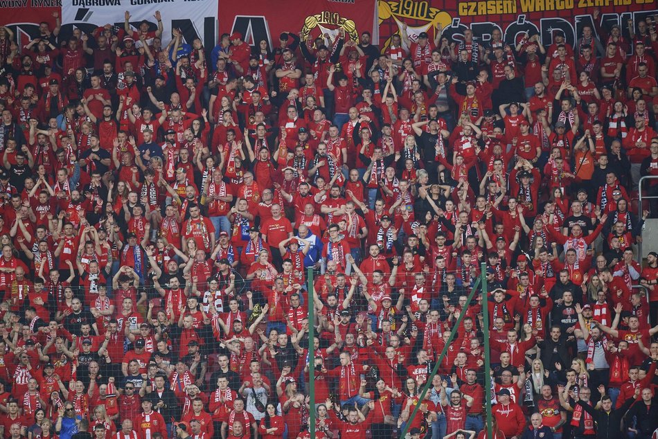 Kibice Widzewa Łódź na trybunach podczas meczu z Górnikiem Zabrze