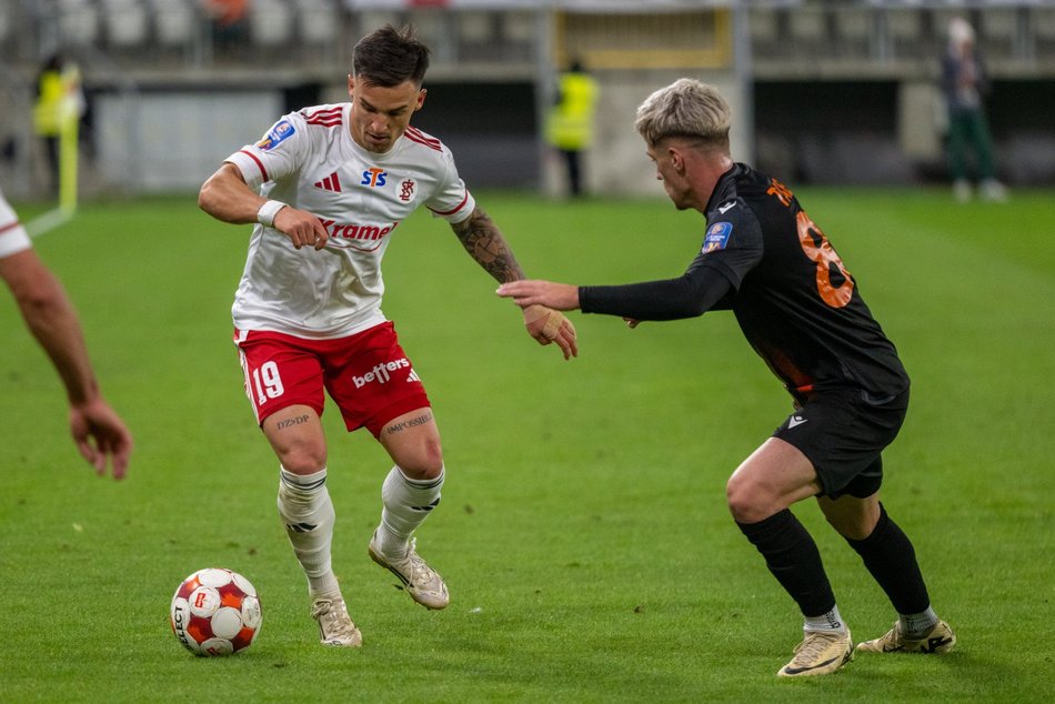 Łódź. Festiwal strzelecki w Pucharze Polski. ŁKS Łódź lepszy od Chrobrego Głogów