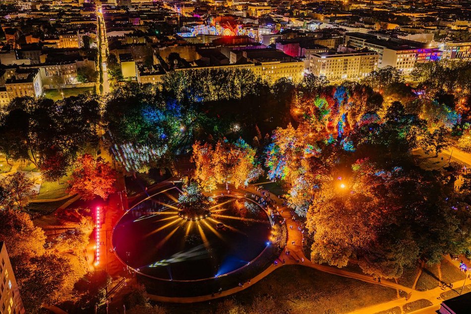 Park Staromiejski na Light Move Festival 2025 Łódź. Widzieliście go w takiej odsłonie?