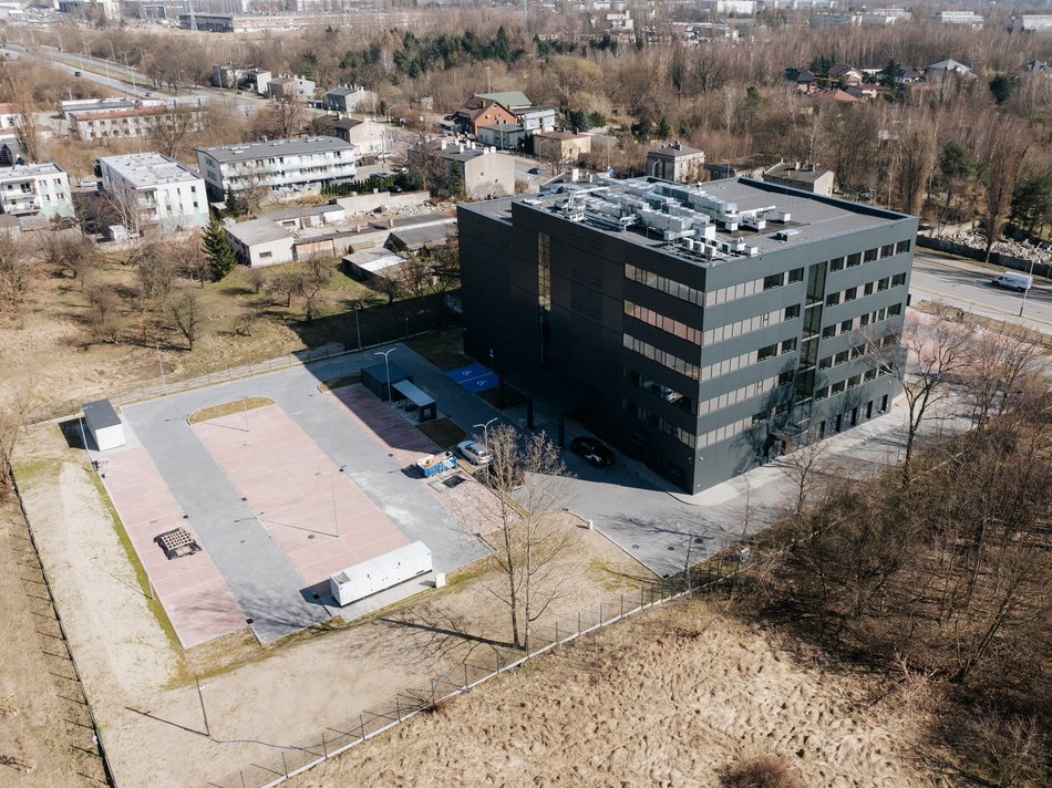 Łódź. Nowy Wydział Ksiąg Wieczystych gotowy. Kryje ponad 40 kilometrów półek