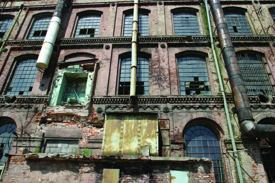 Manufaktura przed i po rewitalizacji