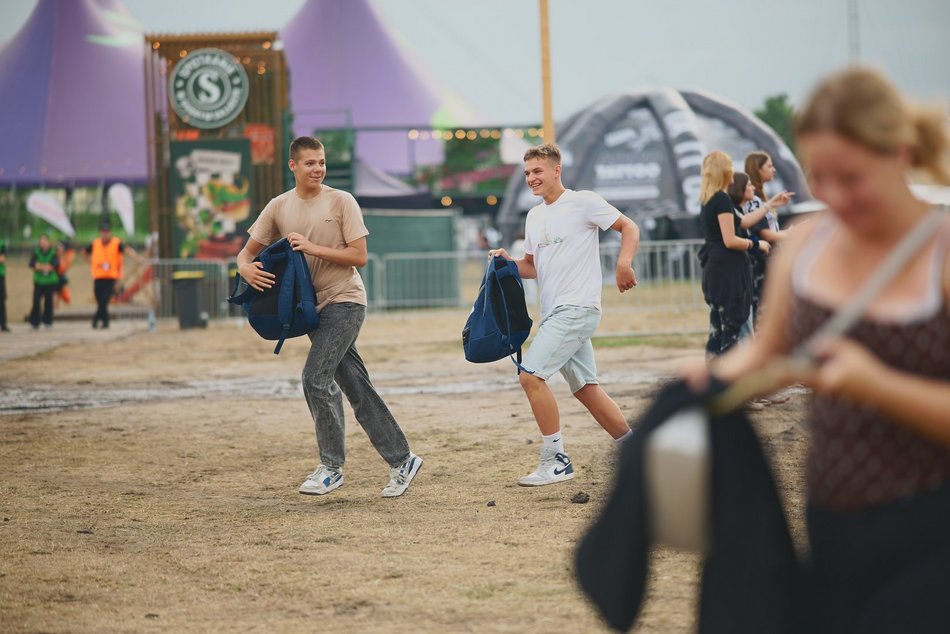 Deszcz im niestraszny! Pierwsi festiwalowicze rozpoczęli trzeci dzień Łódź Summer Festival 2025!