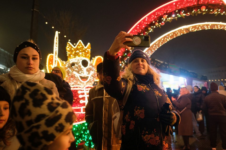 Tłumy na otwarciu Jarmarku Bożonarodzeniowego w Łodzi. Byłeś/aś? Znajdź się na zdjęciach!