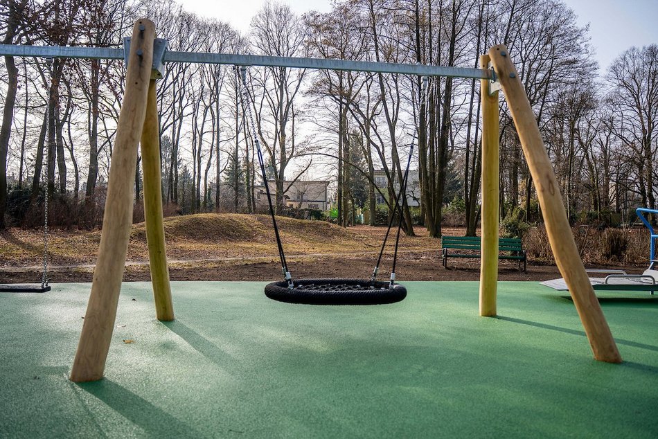 Łódź. Plac zabaw w Parku Julianowskim w Łodzi