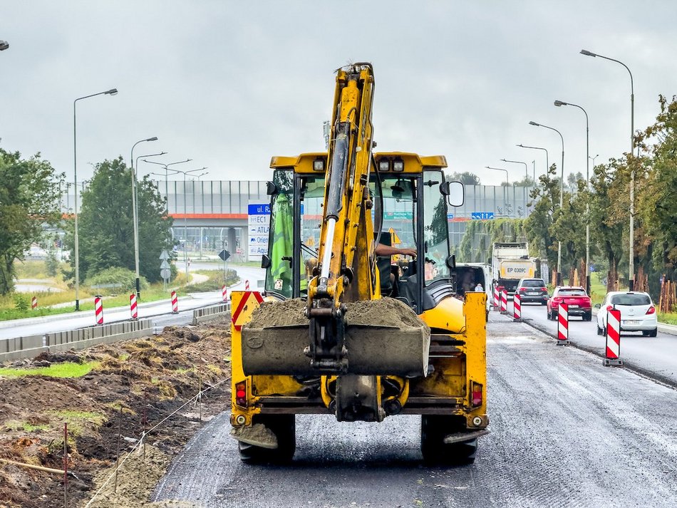 Łódź. Remont Rzgowskiej w Łodzi. Część jezdni do Trasy Górna już ułożona!