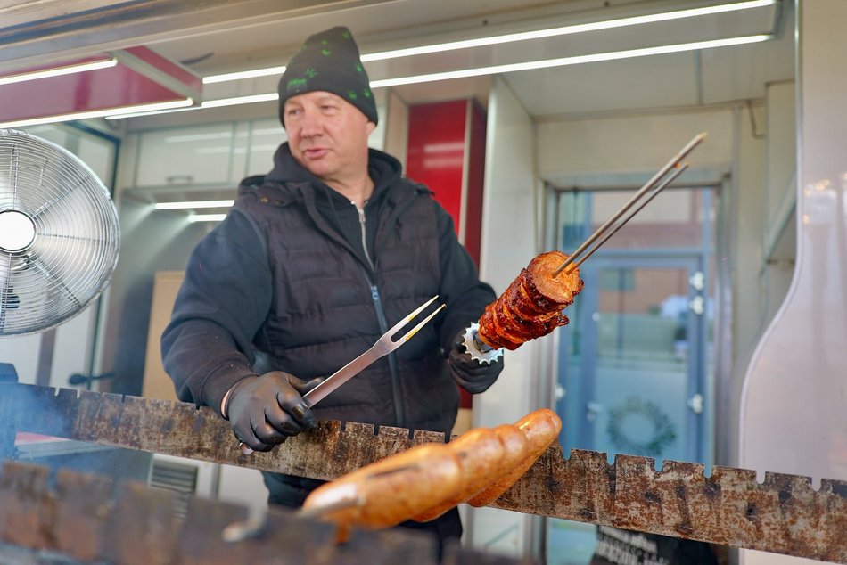 Łódź. Zlot food trucków w EC1 Łódź. Nie chce Ci się gotować? Koniecznie tam zajrzyj!